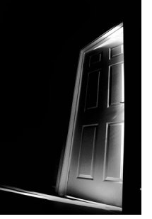 Znalezione obrazy dla zapytania Czarne nieznane drzwi